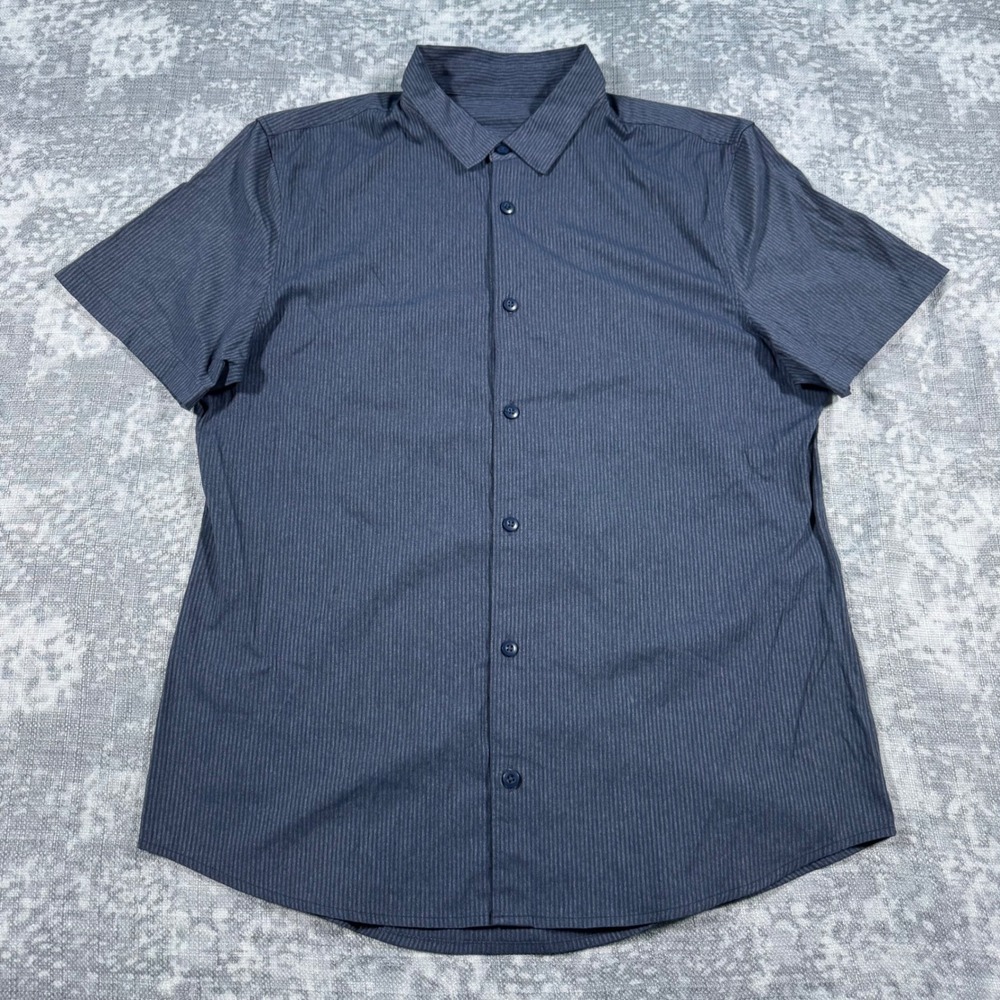 Lululemon Short Sleeve Button Down Mens M Navy Pinstripe Performance Shirt